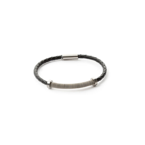 De Staat – coiled string on leather bracelet with clasp
